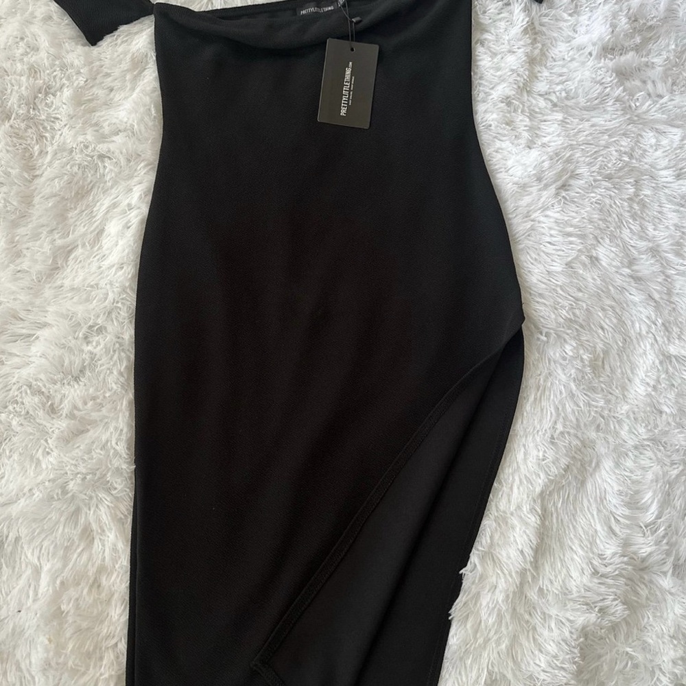 PrettyLittleThing Black Ribbed One Shoulder Bodycon Midi Dress